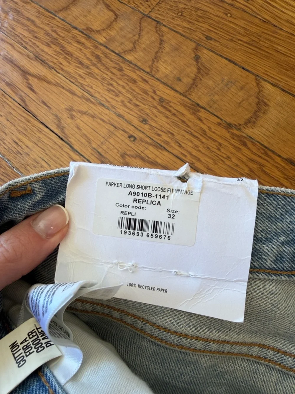 NWT AGOLDE Parker long - Light Wash Frayed Hem Denim Shorts